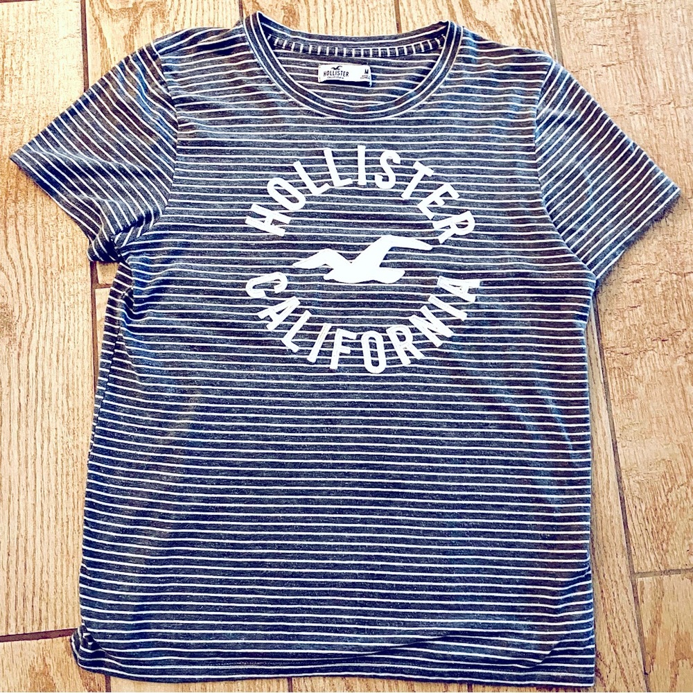 Hollister California gray white strip short sleeve T shirt size medium - Picture 4 of 4